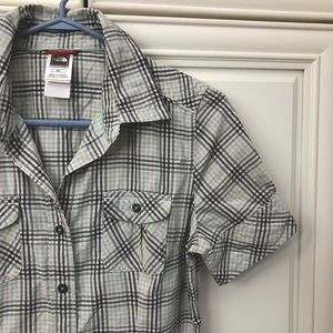 The North Face women’s shirt